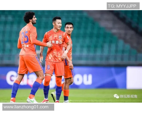 徐新抢断助力球队逆转胜利展现出色防守能力与比赛智慧 徐新抢断助力球队逆转胜利展现出色防守能力与比赛智慧